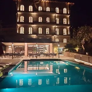 hotel-al-caminetto-lake-garda.hotelinveneto.com/