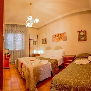 Hillary House Guest house